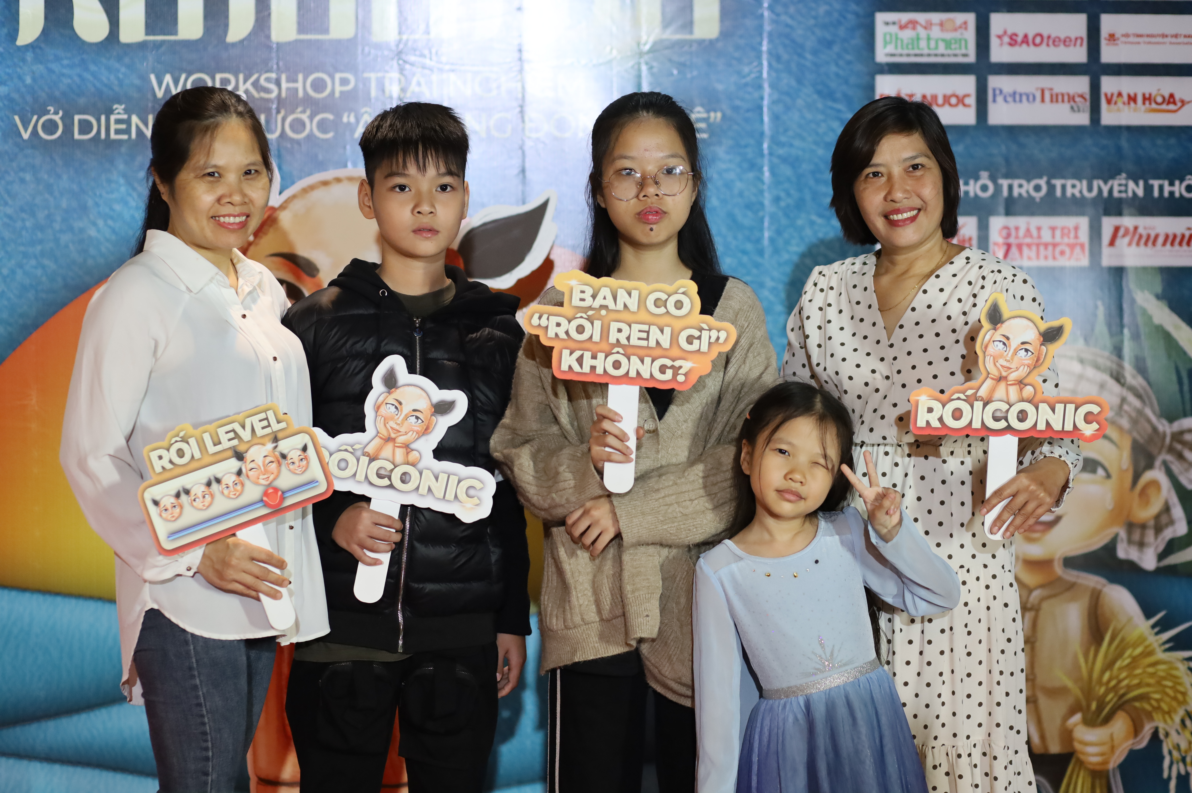 RỐICONIC: Giao thoa giữa trải nghiệm sáng tạo và nghệ thuật truyền thống