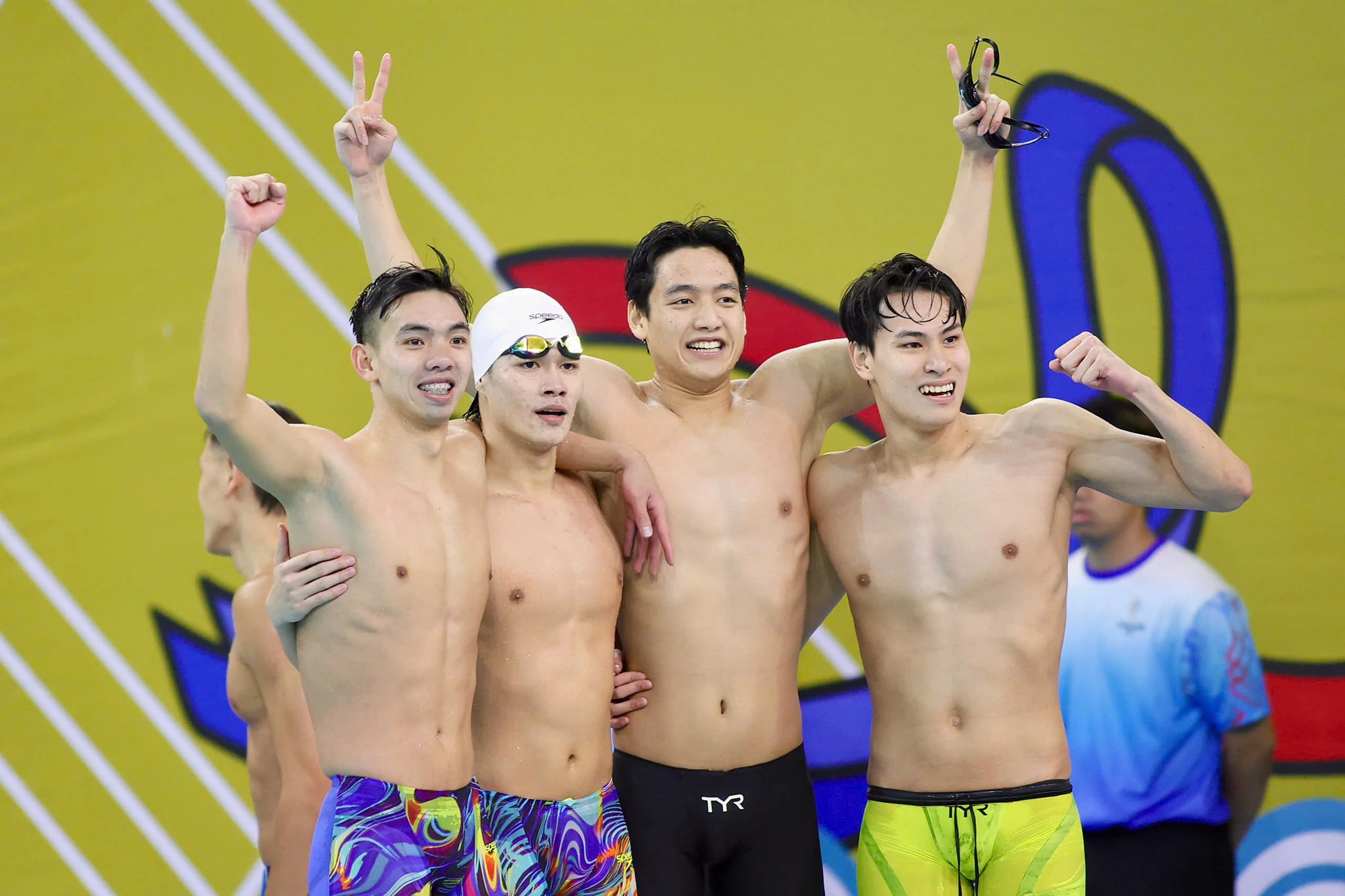 HCV bơi tiếp sức 4x200m Việt Nam tại SEA Games 33