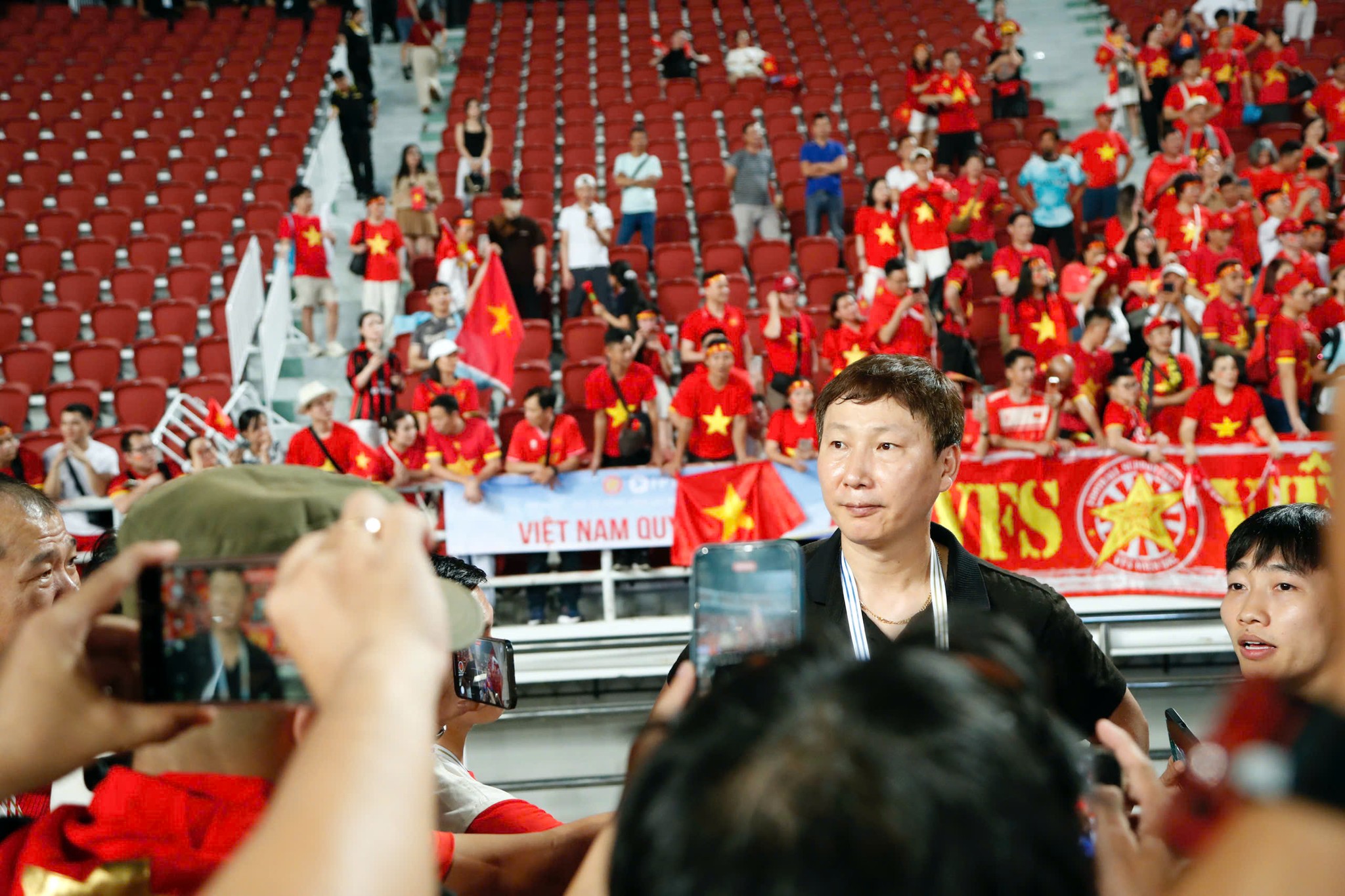 HLV Kim Sang Sik ca ngợi tinh thần chiến đấu của U22 Việt Nam tại SEA Games 33