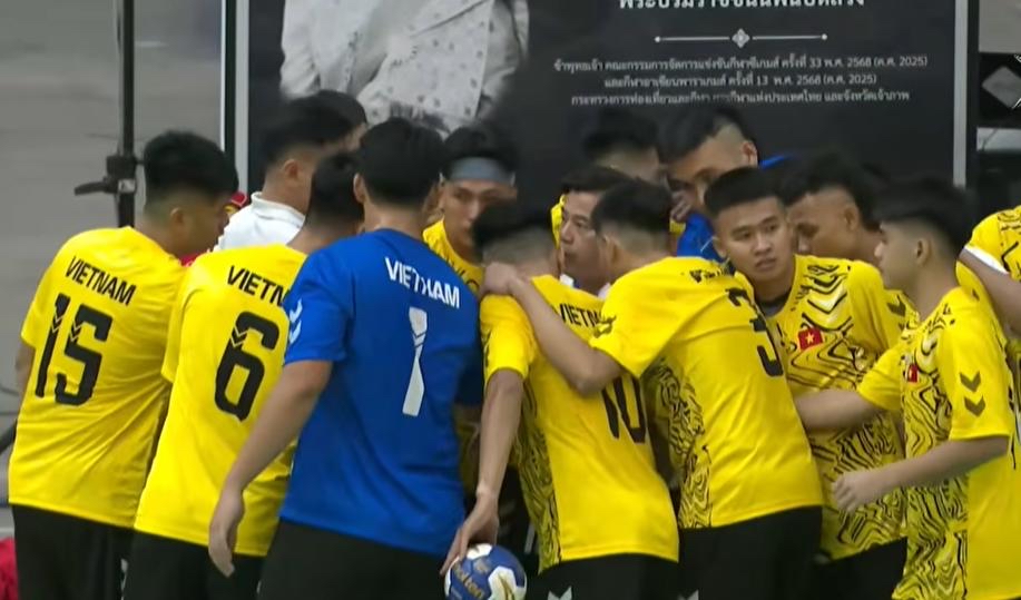 Bóng ném Việt Nam thắng nghẹt thở Philippines 27-25 — Khởi đầu suôn sẻ tại SEA Games 33