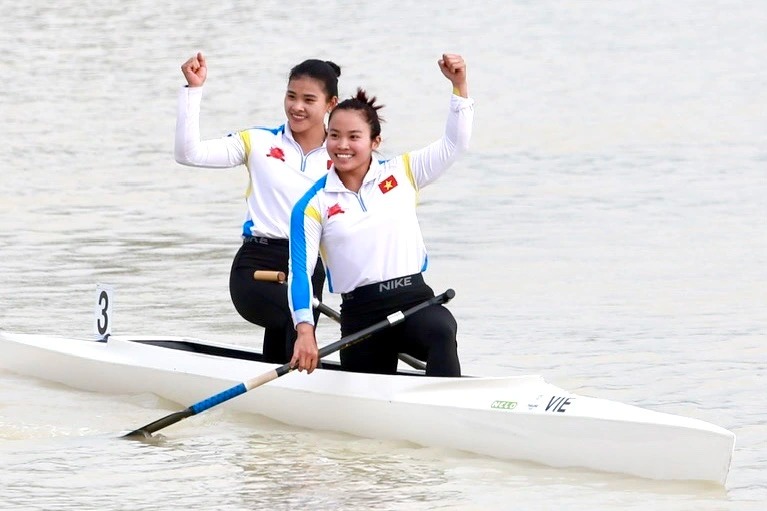 Canoeing Việt Nam tỏa sáng – Nguyễn Thị Hương & Diệp Thị Hương mang về HCV đôi nữ 500 m tại SEA Games 33