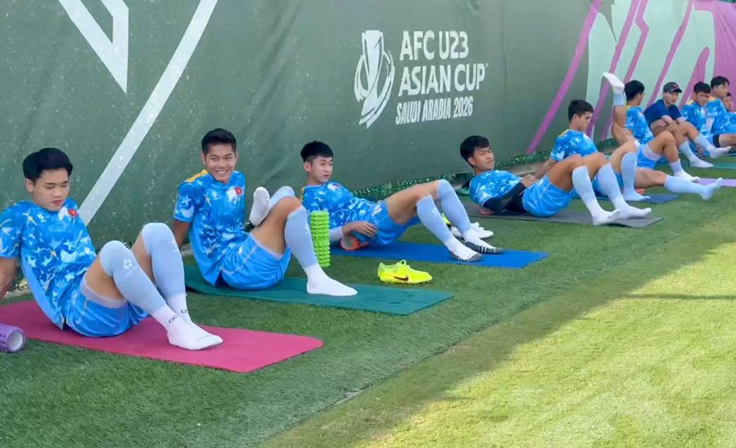 U23 Việt Nam trở lại sân tập, hướng trọn sự tập trung cho trận gặp U23 Kyrgyzstan
