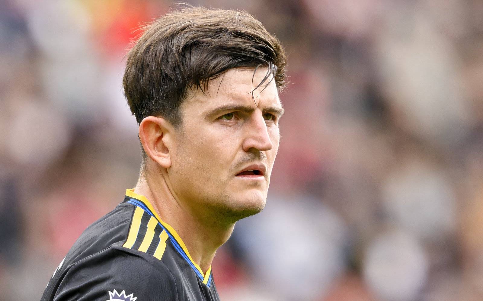 MU tìm trung vệ thay thế Harry Maguire
