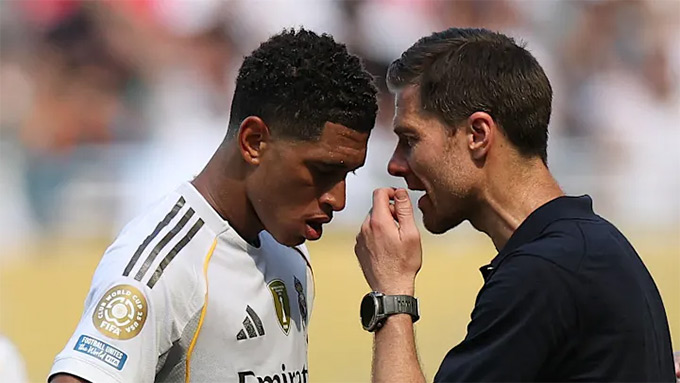 Jude Bellingham bác bỏ tin đồn mâu thuẫn với HLV Xabi Alonso