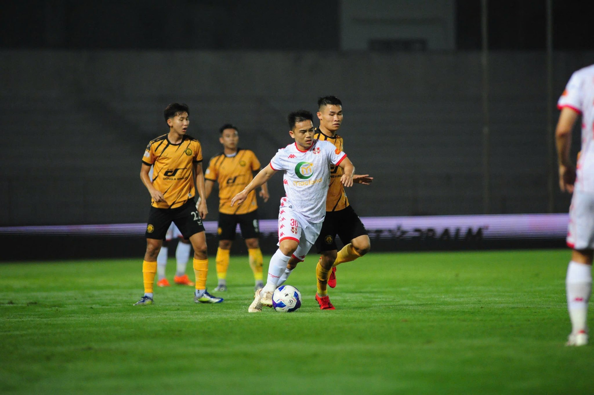 V.League 2025-2026: Thanh Hóa thoát án FIFA, tăng tốc trước vòng 15