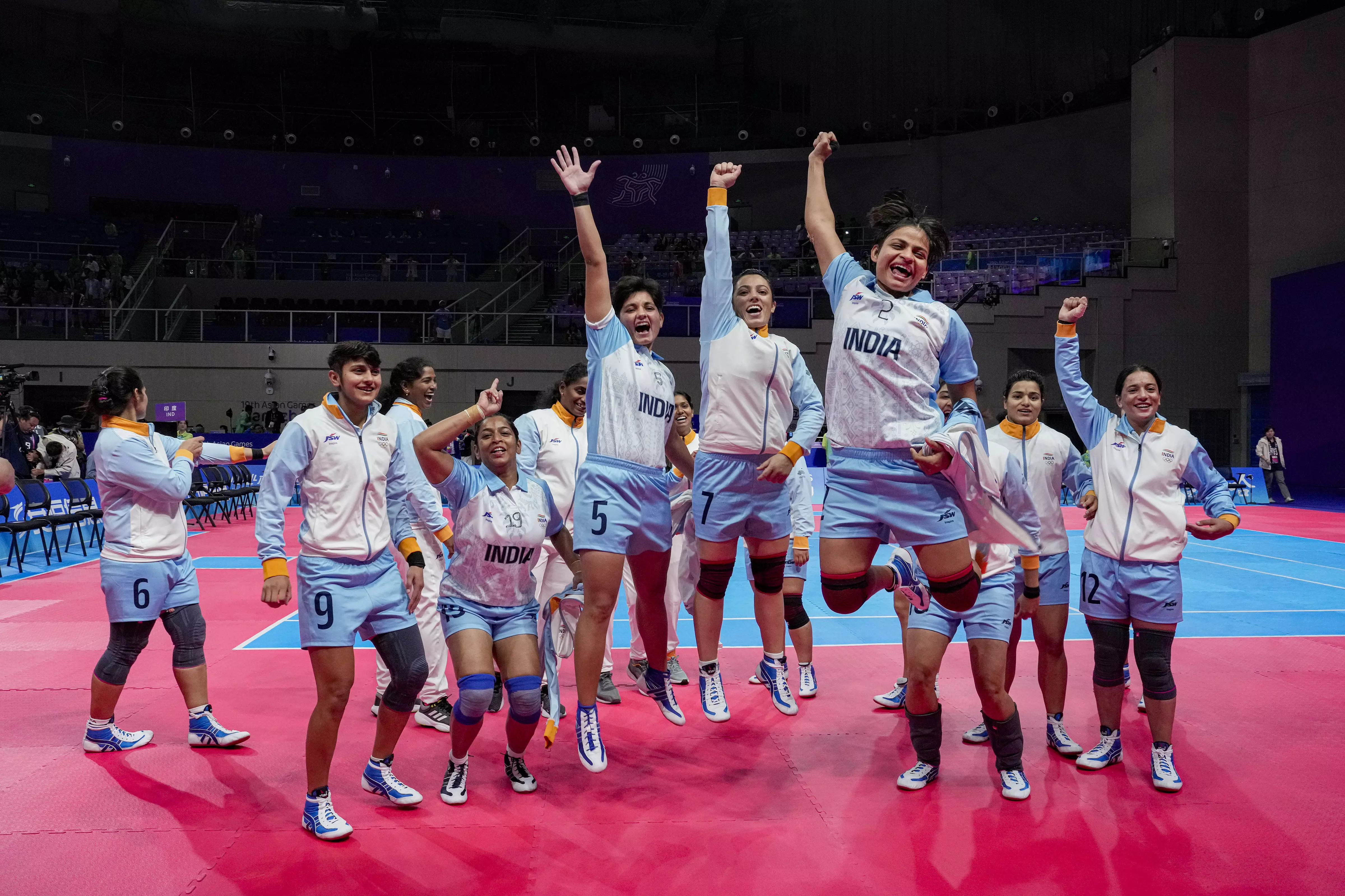 VĐV Ấn Độ thích nghi nhà container trước Á vận hội 2026