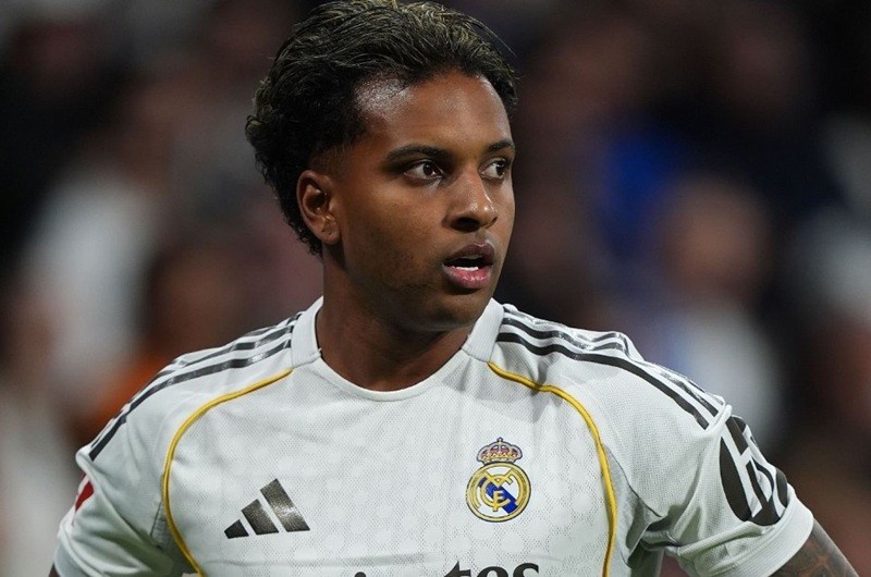 Chelsea hỏi mua Rodrygo với đề nghị 70 triệu euro: Thị trường chuyển nhượng dậy sóng