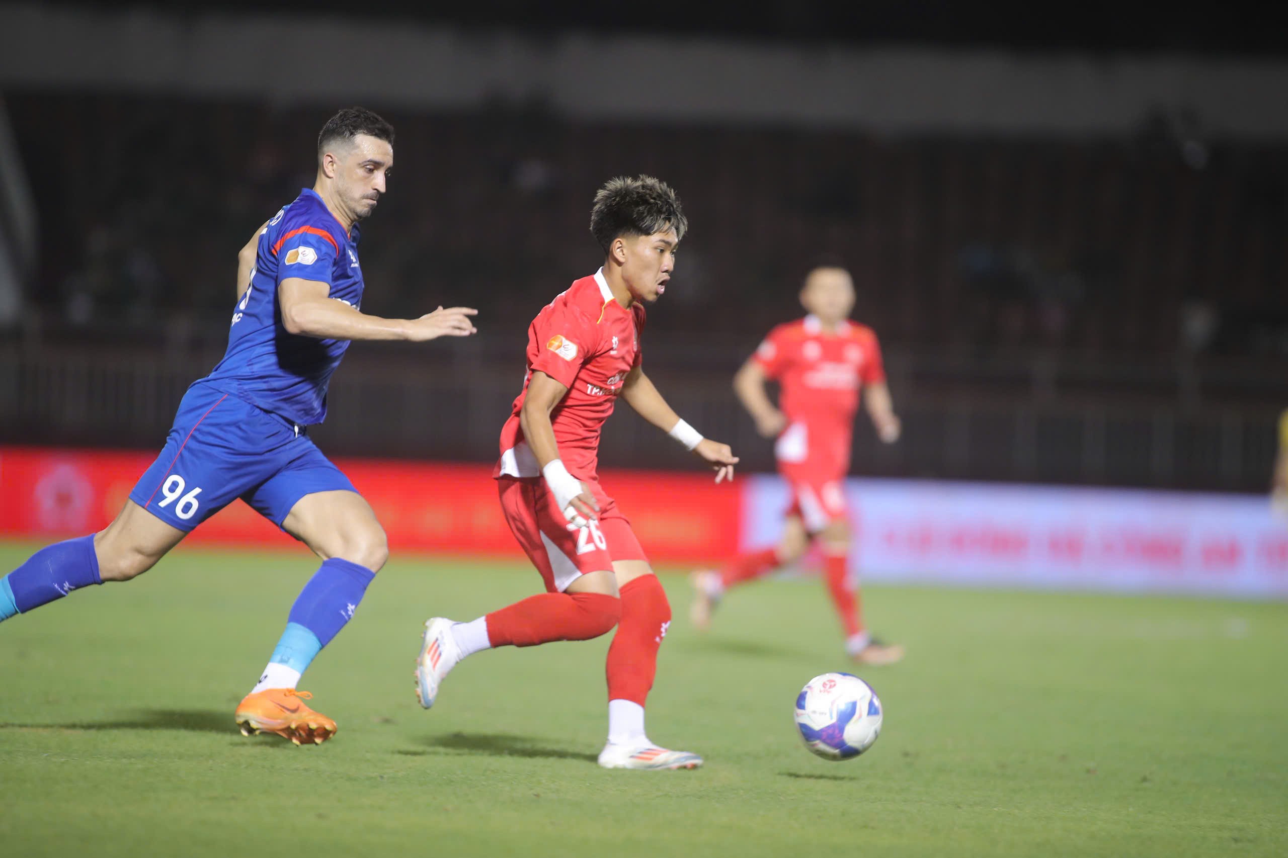 V.League 2025-2026: Khoa Ngô ghi bàn quyết định giúp Công an TP.HCM vượt qua PVF-CAND