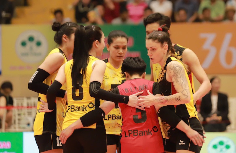 LPBank Ninh Bình thắng Đà Nẵng 3-1: Batsuuri tỏa sáng, nối dài mạch thăng hoa