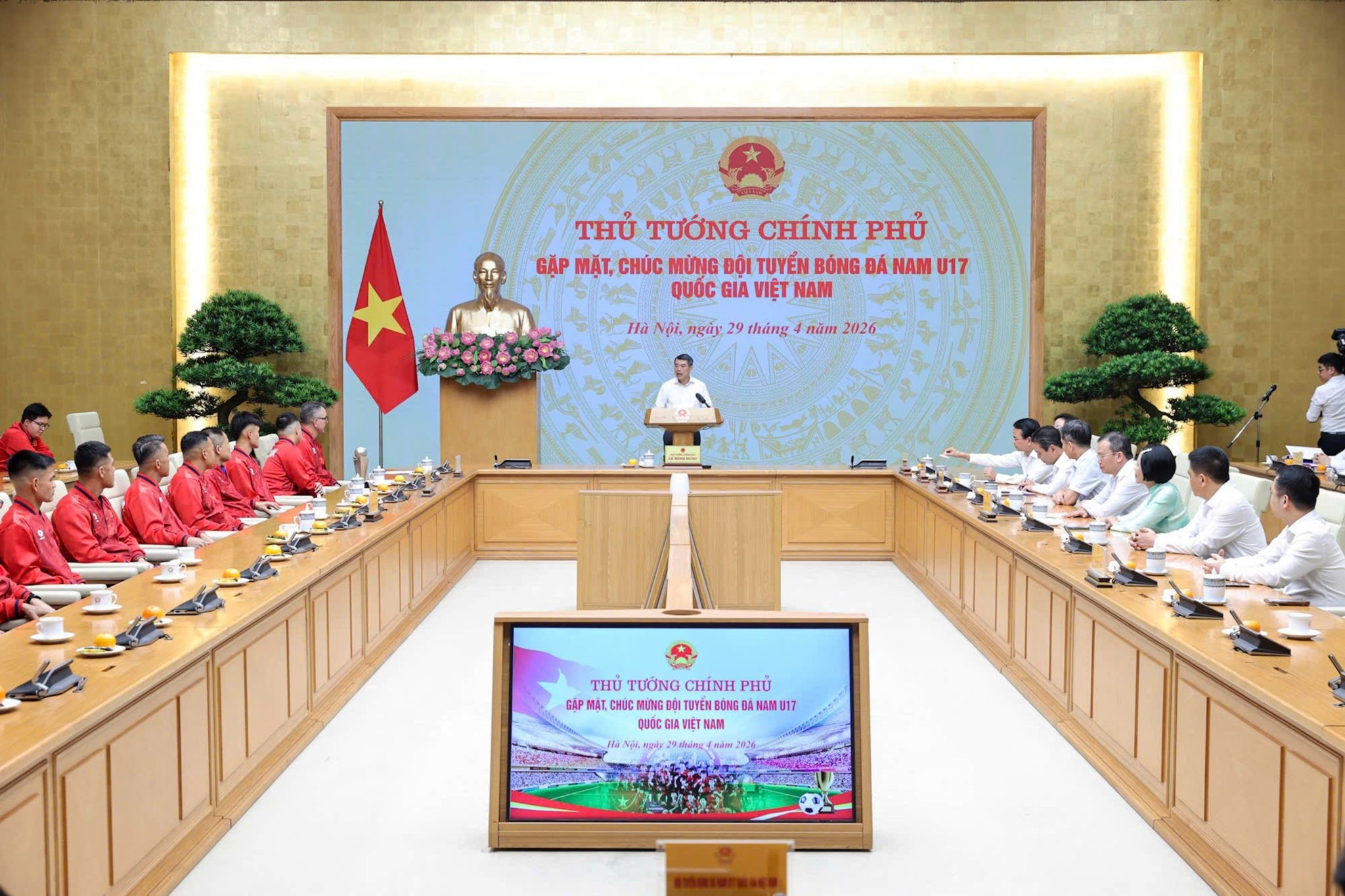Thủ tướng Lê Minh Hưng chúc mừng đội tuyển U17 Việt Nam vô địch Đông Nam Á 2026