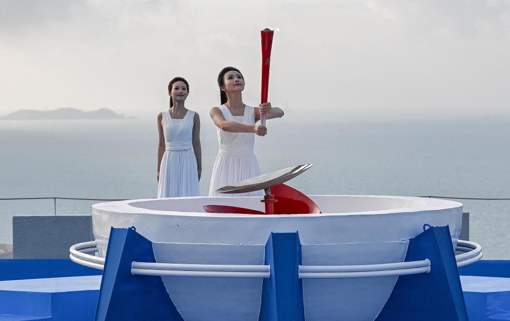 Ngọn lửa ASIAN Beach Games lần thứ 6 rực sáng tại Tam Á