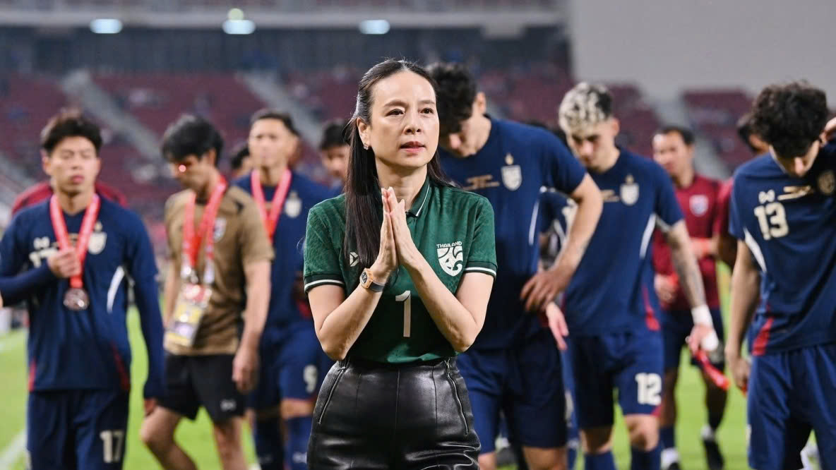 Madam Pang tái định hình chiến lược để bảo vệ vị thế bóng đá Thái Lan