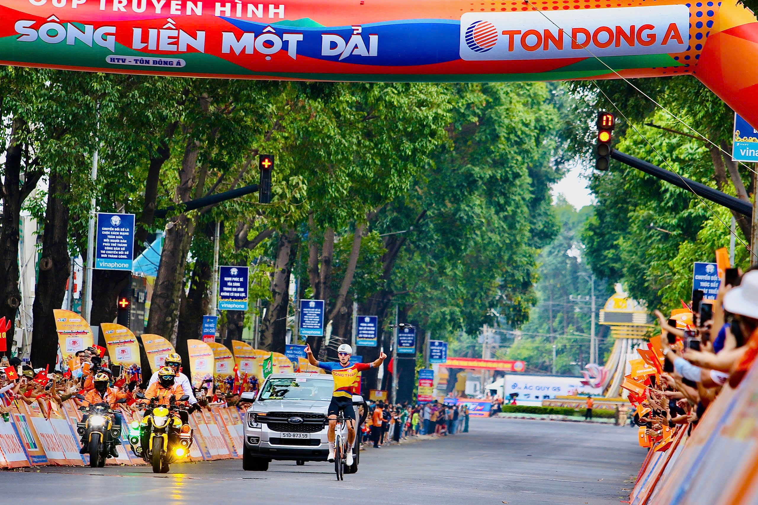 Tay đua Thụy Sĩ tỏa sáng, mang về chiến thắng chặng 20 cho Đồng Tháp tại Cúp Xe đạp Truyền hình TP.HCM 2026