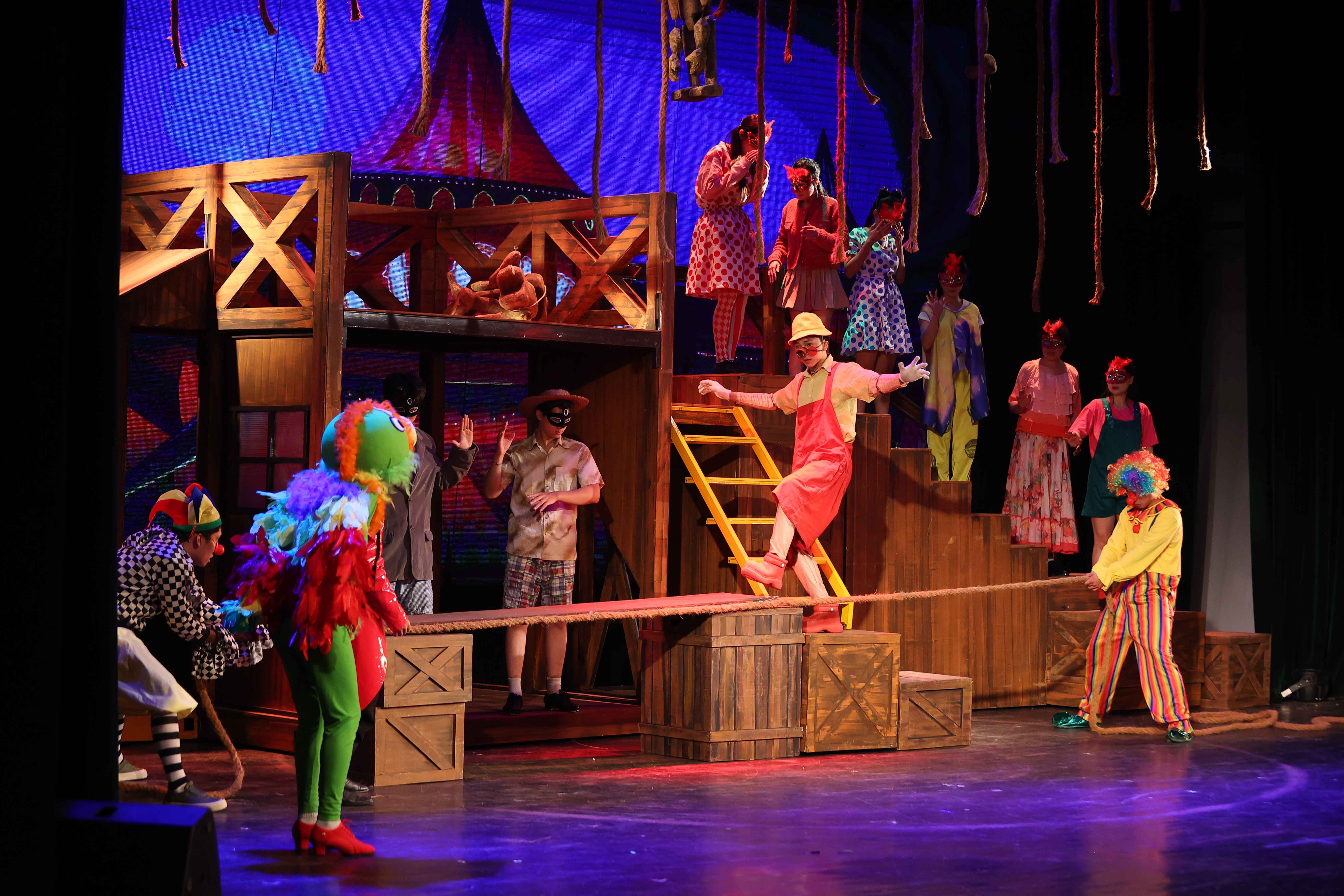 Không khí sôi động tại đêm công diễn “Pinocchio - Chú bé người gỗ”
