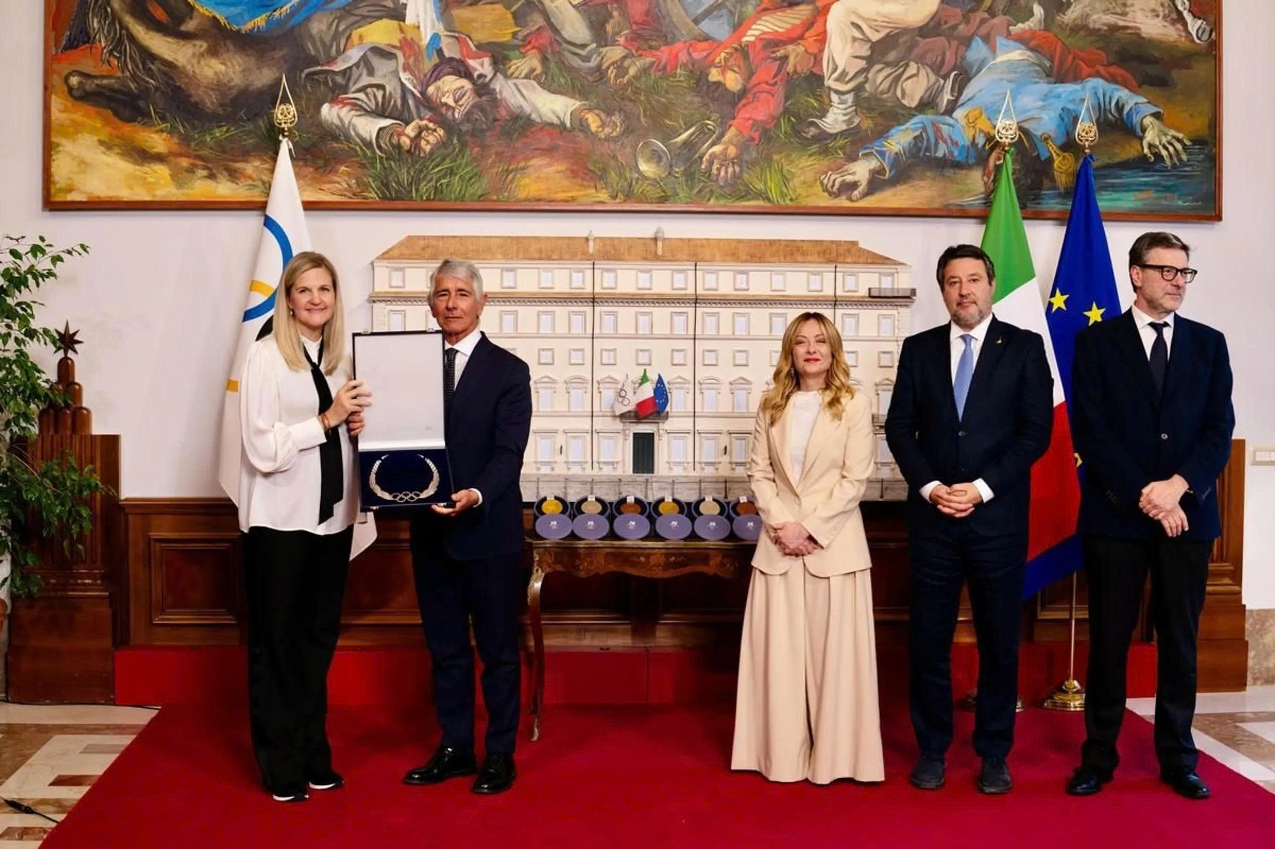 IOC trao Cúp Olympic cho nước Ý: Vinh danh tinh thần thể thao và sự hiếu khách của Milano Cortina 2026