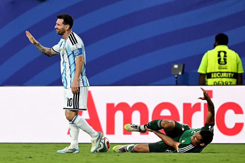 Algeria kiện FIFA vụ Messi thoát thẻ đỏ tại World Cup 2026
