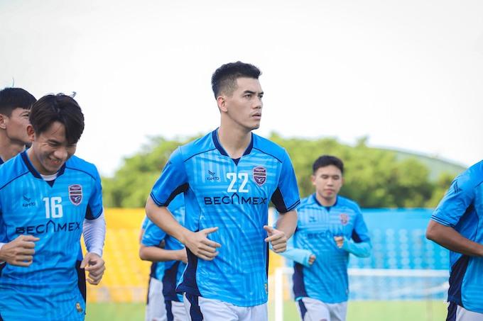 V-League 2025/26: Hai số phận, một bài học lớn của bóng đá Việt Nam