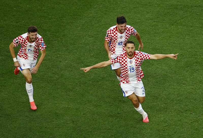 Croatia vượt khó đánh bại Ghana 2-1, bản lĩnh Á quân thế giới đưa đội bóng áo caro vào vòng knock-out