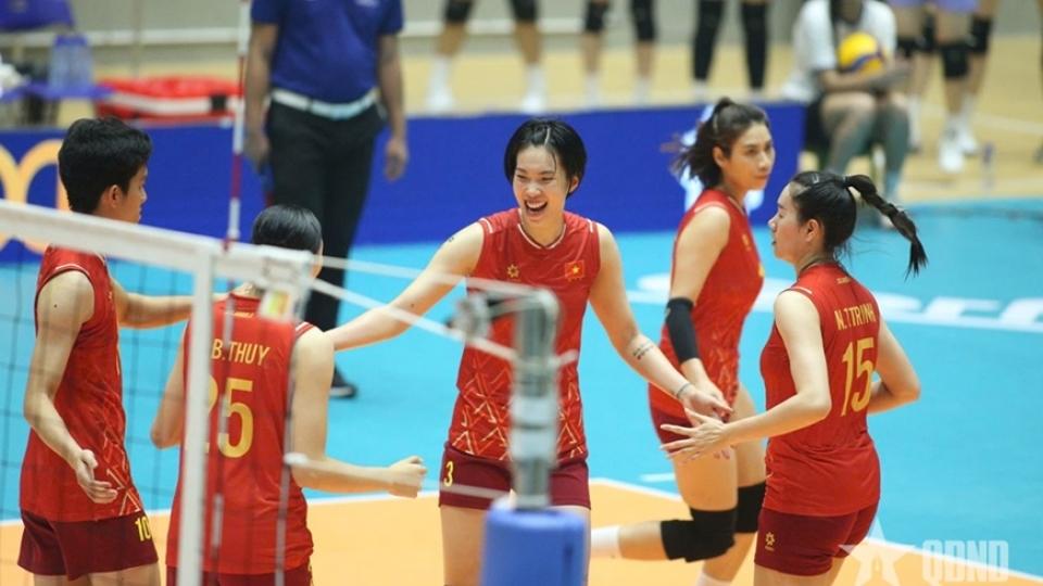 Bóng chuyền nữ Việt Nam tăng tốc đúng lúc, thẳng tiến vào bán kết AVC Cup 2026
