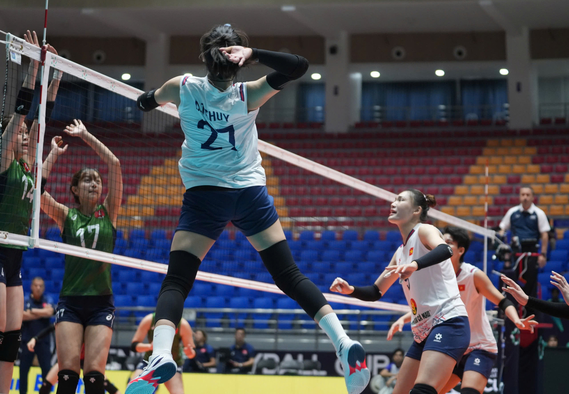 Bóng chuyền nữ Việt Nam thắng áp đảo Hong Kong, khẳng định sức mạnh tại AVC Cup 2026