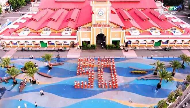 Kỷ niệm 50 năm Thành phố Hồ Chí Minh mang tên Bác: Hàng nghìn người hòa mình vào ngày hội văn hóa, thể thao