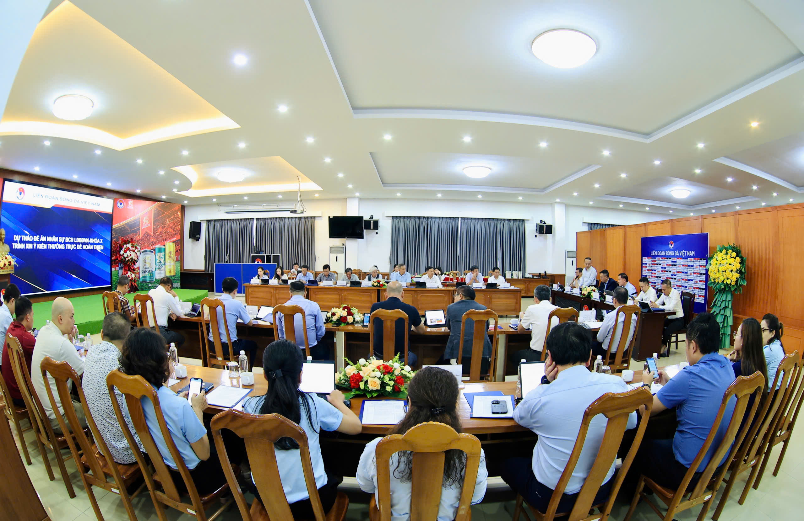 VFF thống nhất nhiều quyết sách quan trọng, tăng tốc chuẩn bị Đại hội khóa X và chiến lược phát triển bóng đá Việt Nam