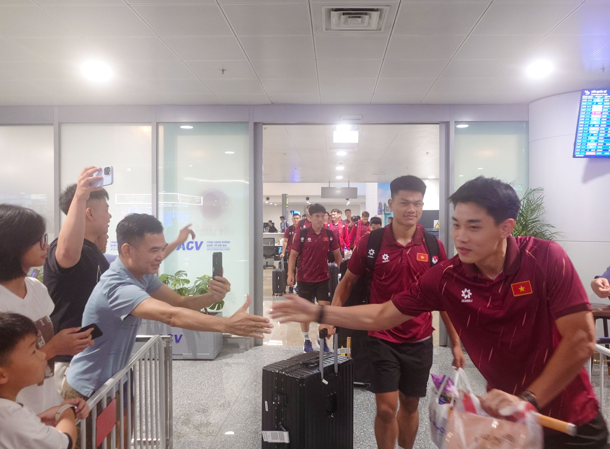 Đội tuyển Việt Nam trở lại Hà Nội, tập trung chuẩn bị cho cuộc đối đầu Singapore tại ASEAN Championship 2026