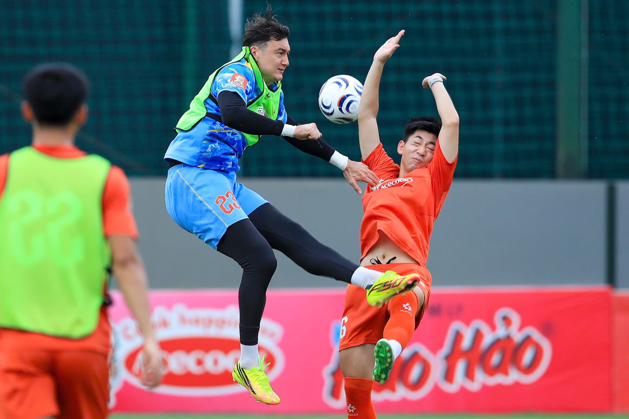 Đội tuyển Việt Nam bước vào giai đoạn hoàn thiện trước ASEAN Cup 2026, làm quen với bóng thi đấu chính thức
