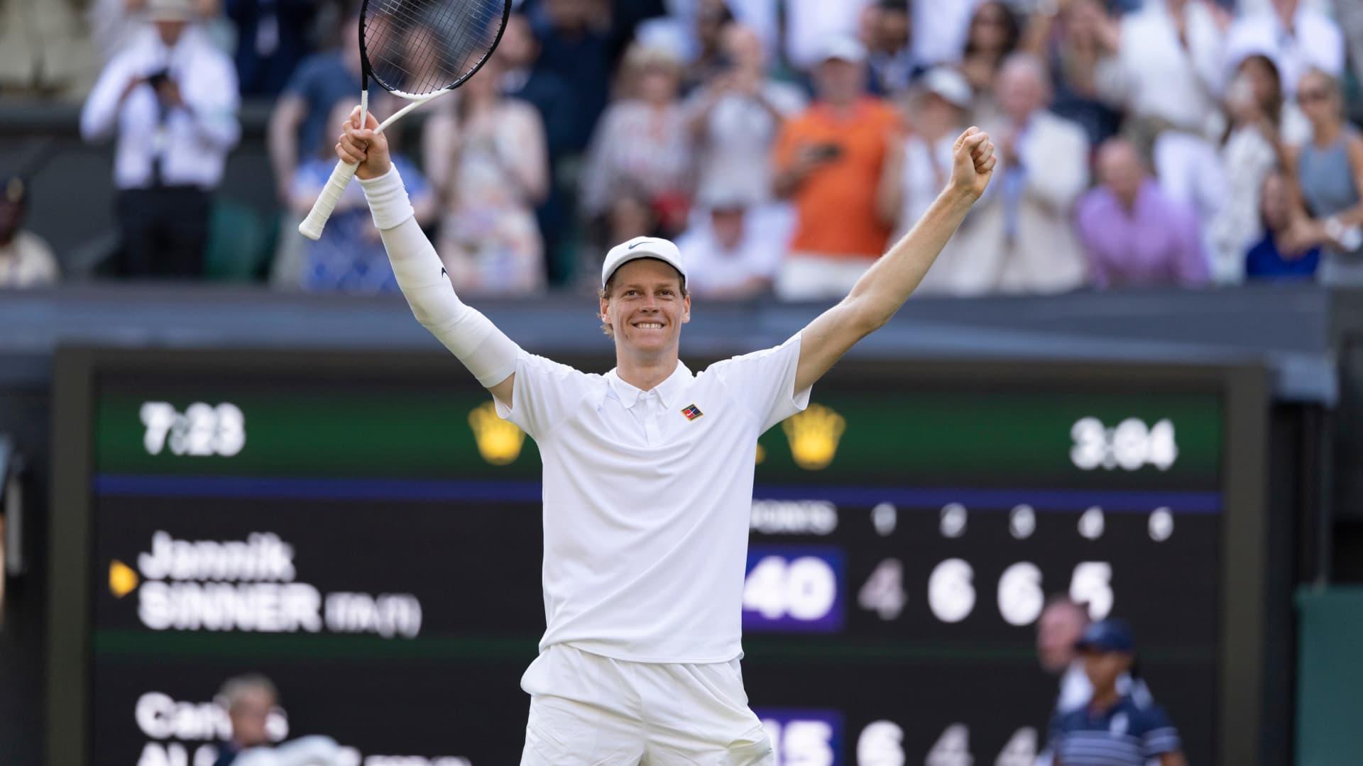 Jannik Sinner áp đảo Brooksby, hiên ngang tiến vào vòng 4 Wimbledon 2026