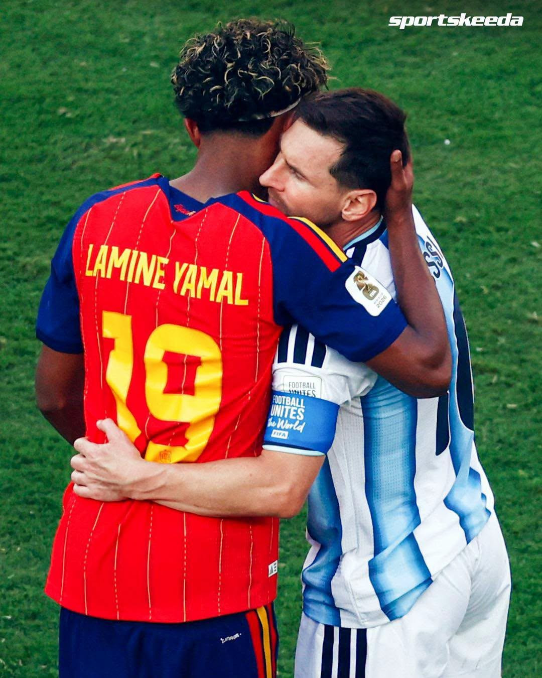 Lamine Yamal ôm Lionel Messi sau chung kết World Cup 2026: Cái kết đẹp vượt lên trên chiến thắng