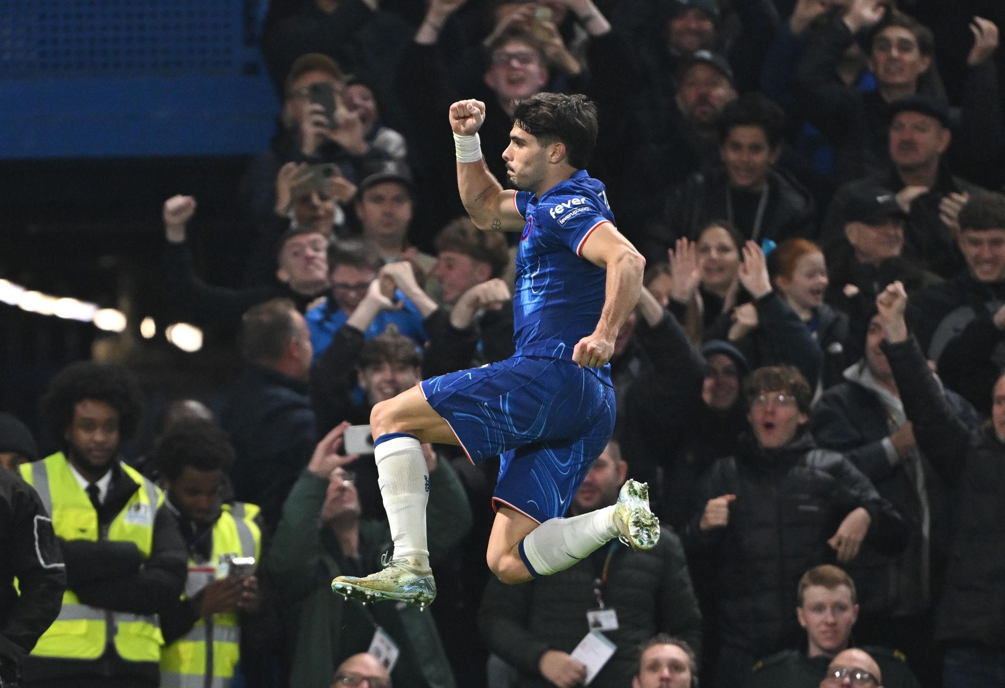 Chelsea định giá Pedro Neto gần 100 triệu bảng giữa sức ép từ Al-Hilal