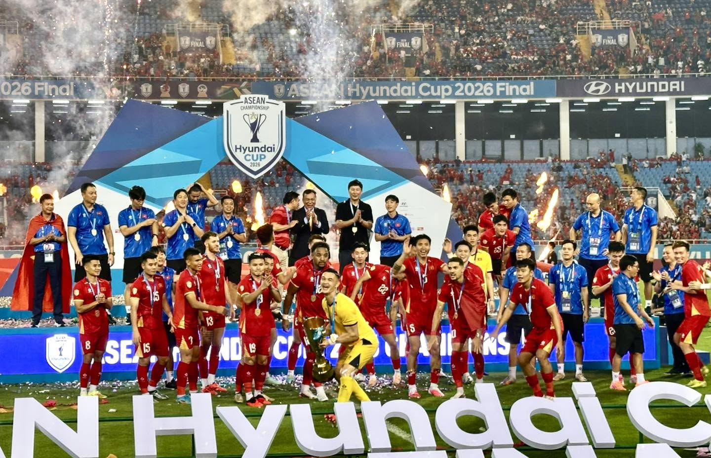 Việt Nam bảo vệ thành công ngôi vương ASEAN Cup sau trận cầu nghẹt thở với Thái Lan