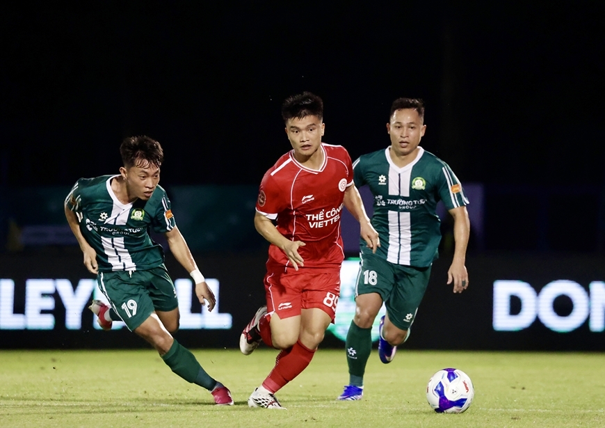 Thể Công-Viettel mở màn V-League 2026/27 bằng chiến thắng 2-0