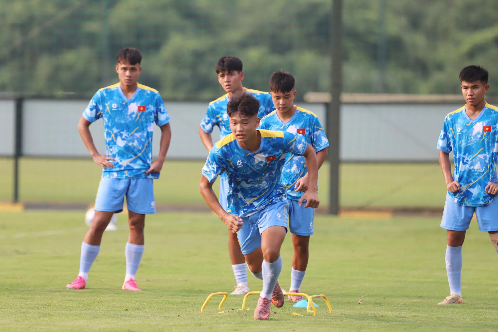 U17 Việt Nam tăng tốc cho World Cup 2026, hoàn thiện lực lượng trước ngày sang Qatar