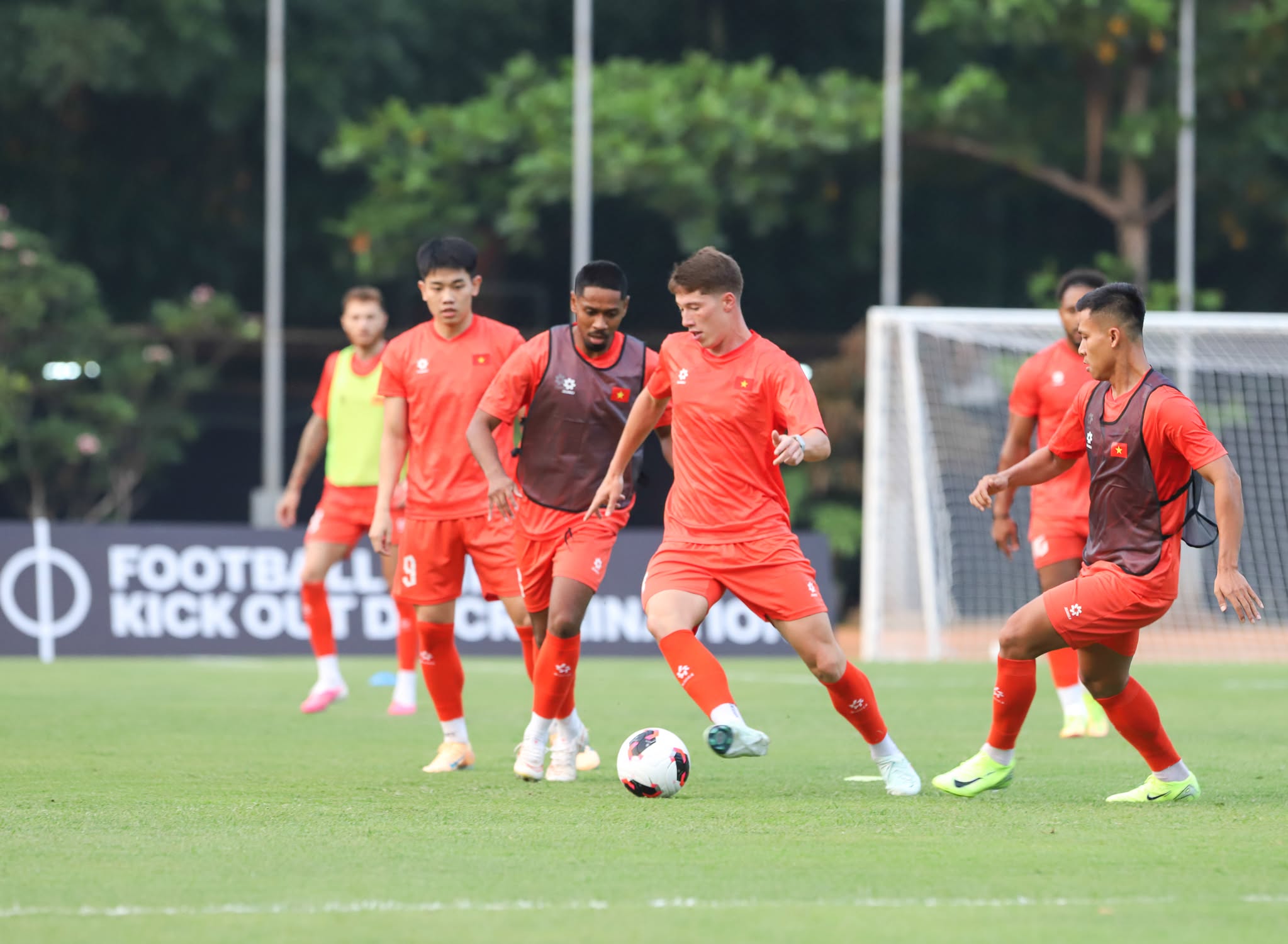 Đội tuyển Việt Nam tăng tốc tại Bandung trước trận mở màn FIFA ASEAN Cup 2026
