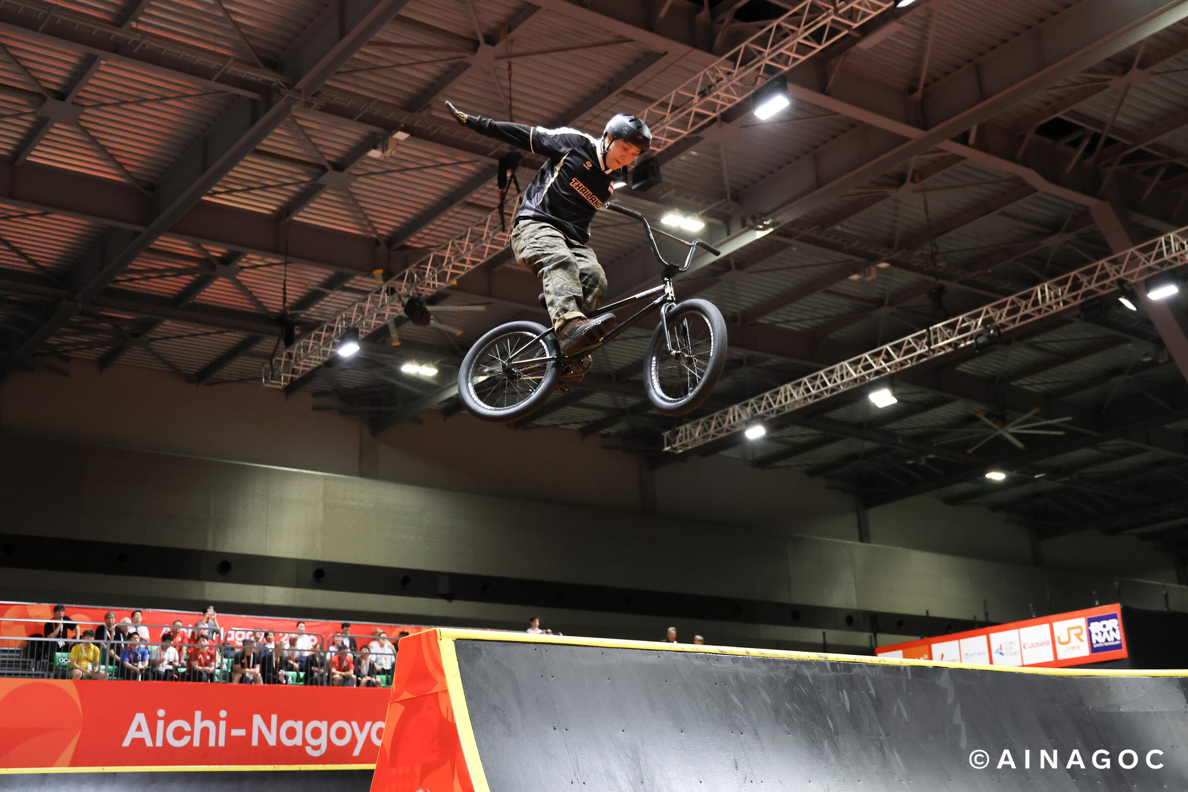 Rungrueang Phamee về đích thứ 7 ở chung kết BMX freestyle park nam