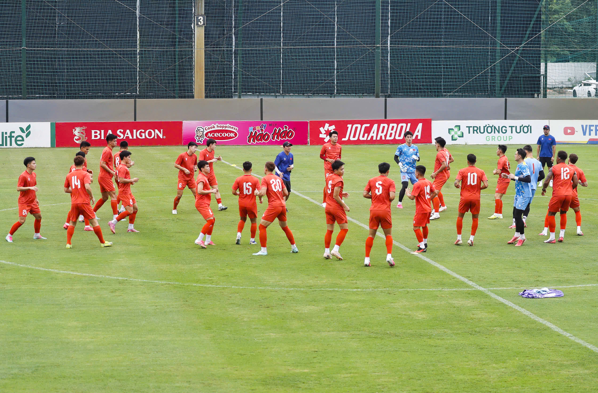 Tuyển Việt Nam mất Văn Vĩ, bài toán hành lang trái thêm khó trước FIFA ASEAN Cup 2026