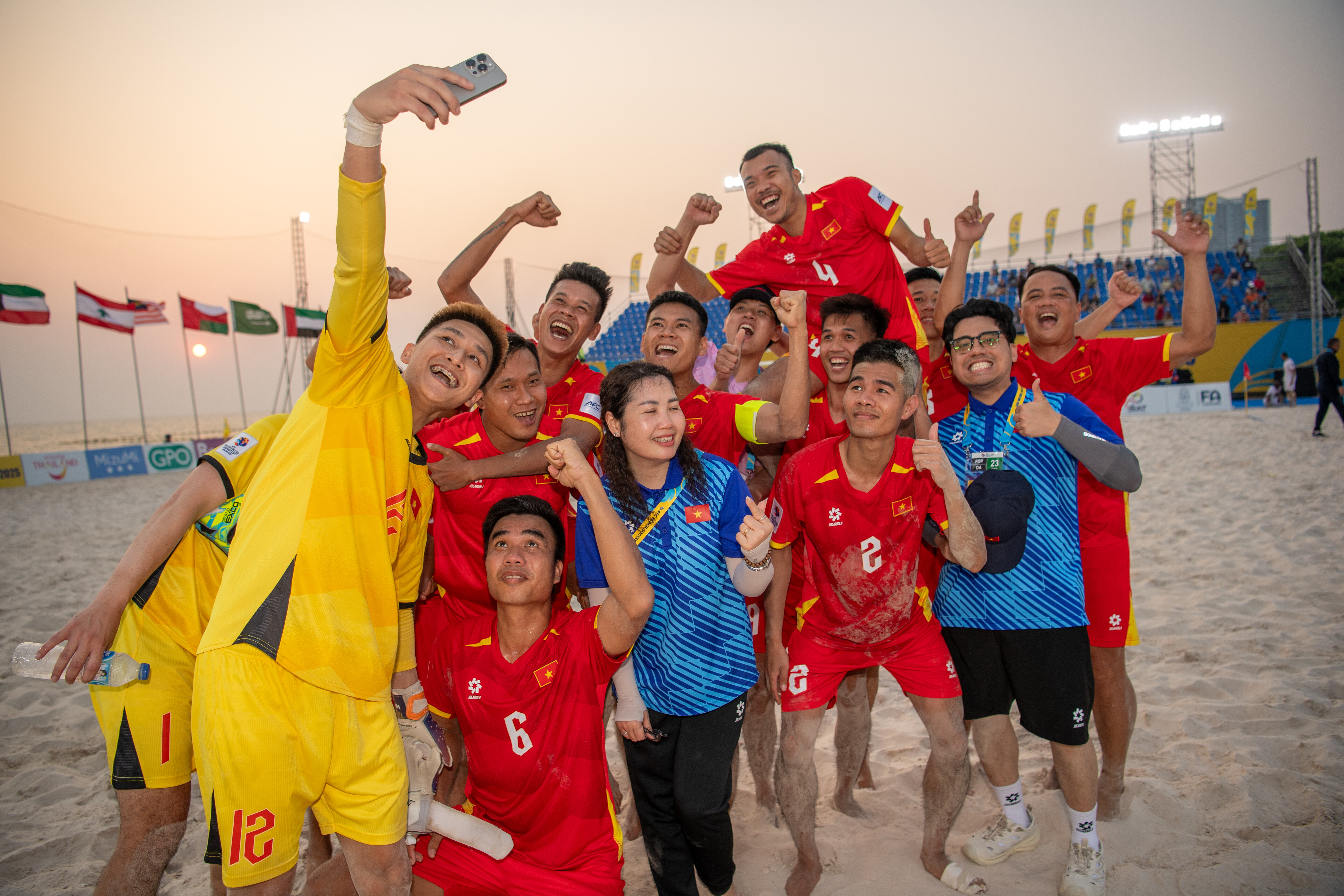 Bóng đá bãi biển Việt Nam gặp nhà vô địch Iran tại Asian Cup 2026