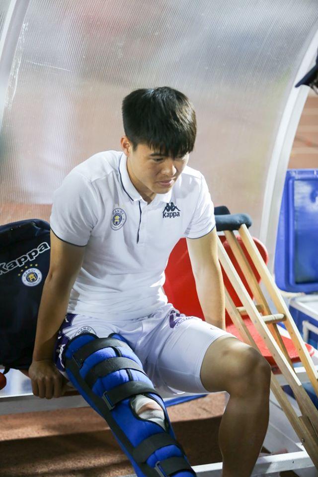 Đỗ Duy Mạnh phẫu thuật thành công, bắt đầu hành trình trở lại