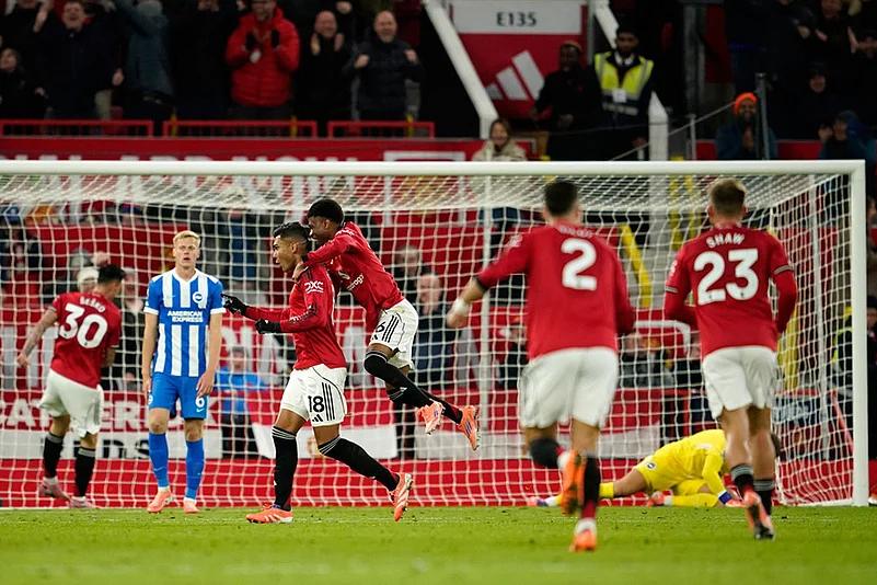 Manchester United thua Brighton: Cú sụp đổ khó tin tại Old Trafford