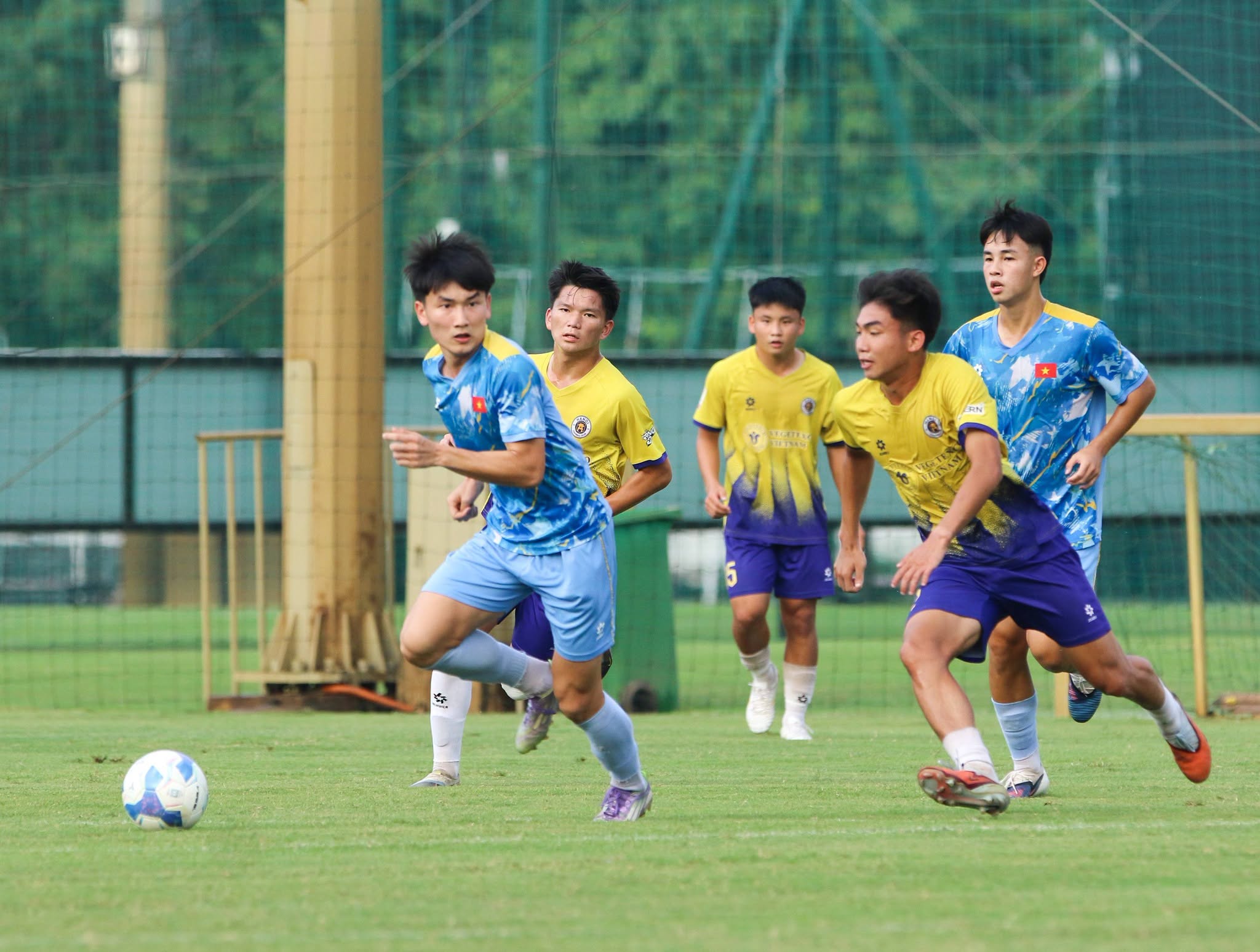 U17 Việt Nam hòa U19 Hà Nội 3-3, hoàn thiện hành trang đến World Cup