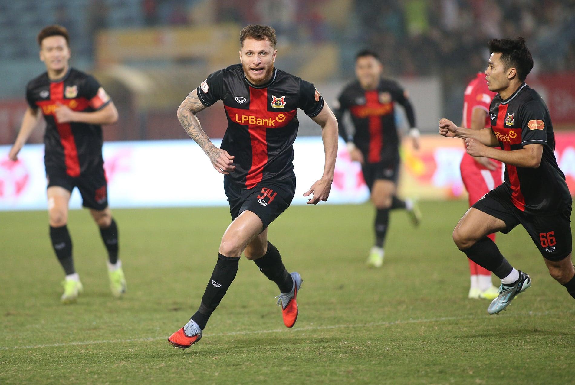 Ninh Bình thắng HAGL 4-3: Hoàng Đức dẫn lối trong trận cầu nghẹt thở