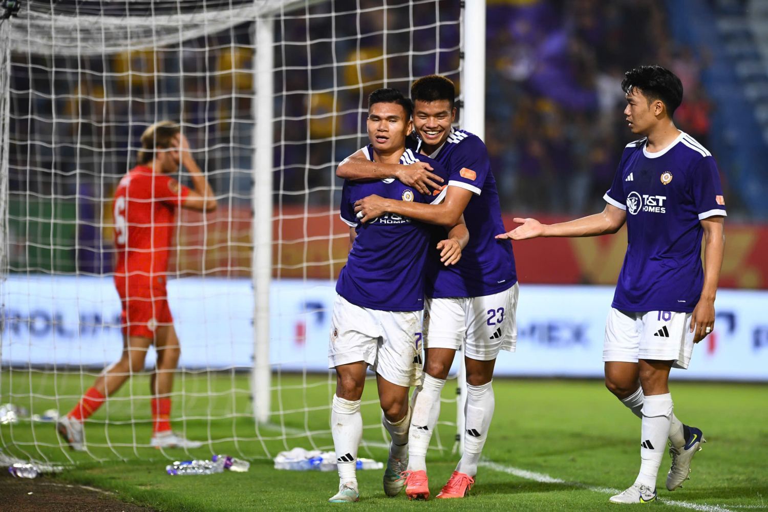 Hà Nội FC đánh bại CAHN 2-1: Xuân Mạnh mở đường cho chiến thắng derby