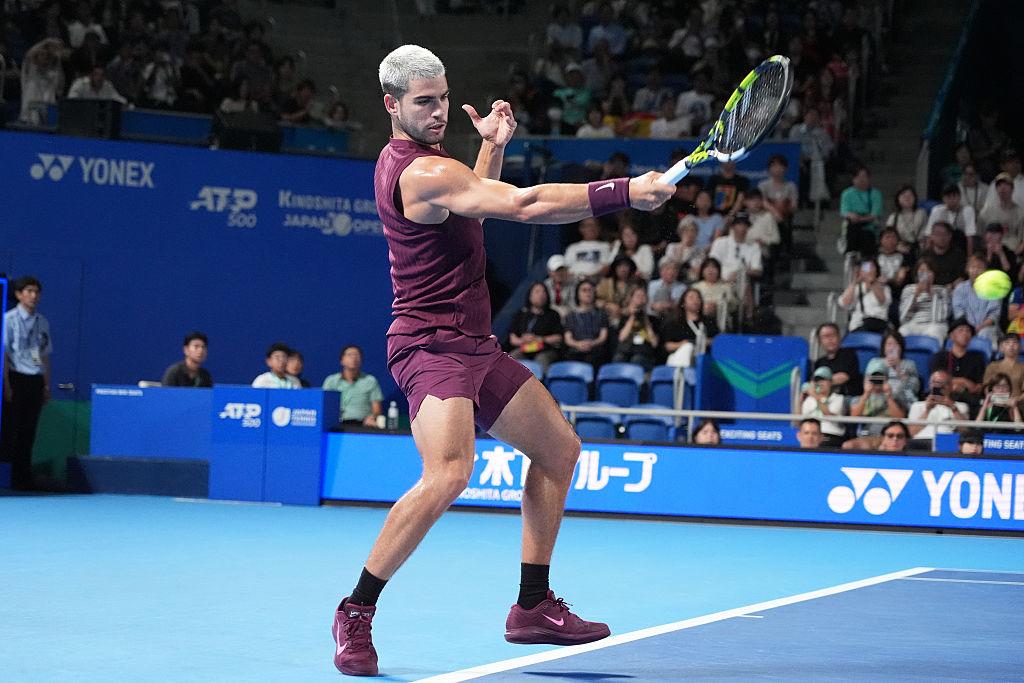 Alcaraz ngược dòng nghẹt thở, mở màn hành trình bảo vệ Japan Open