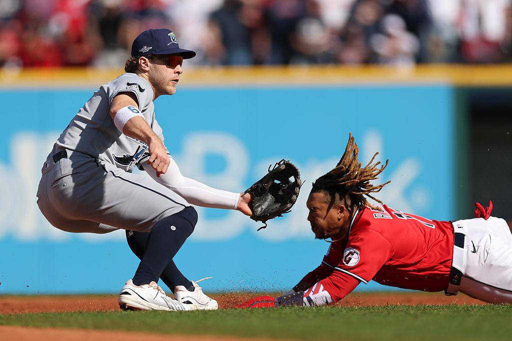 ALCS Game 4: Rays chạy đua cân bằng loạt đấu trước Guardians